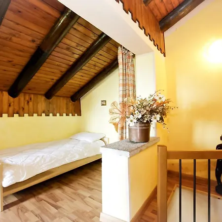 Rustico La Vigna בית נופש קנרו ריביירה